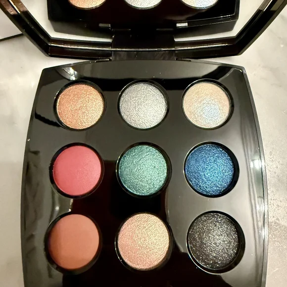 Chanel Les 9’ Ombres Eyeshdow Pallette New!!! - Picture 2 of 4